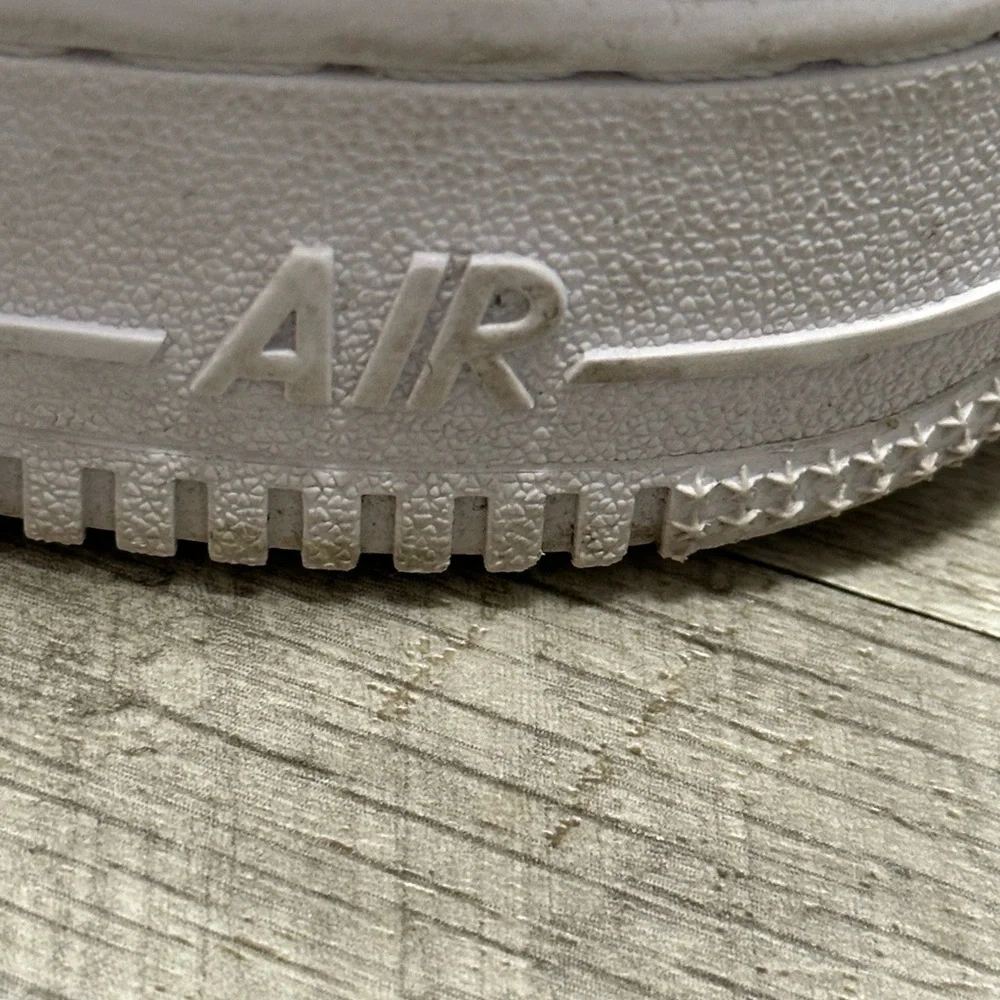 Men’s Nike Air Force AF1 Size 11.5 Swoosh Leather Shoe Sneaker Triple White